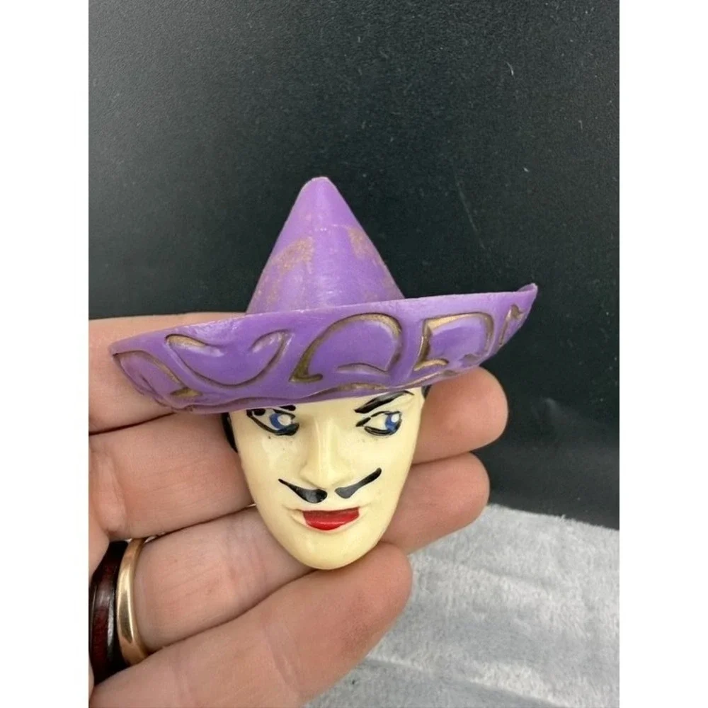 Vintage‎ Celluloid Brooch Sombrero Purple